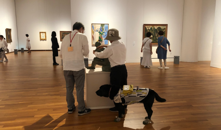 視覚に障がいのある方との鑑賞会